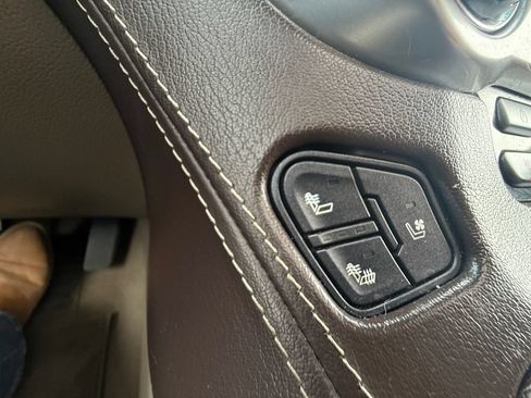 Used 2020 Chevrolet Suburban Premier AWD/4WD image 18