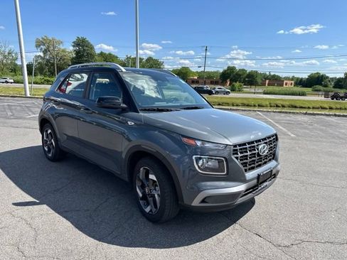 Used 2026 Hyundai Venue SEL FWD image 8