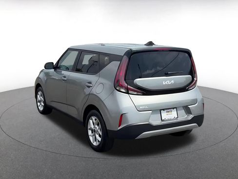 Used 2025 Kia Soul LX w/ LX Technology Package FWD image 11