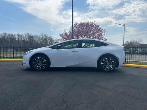 Used 2026 Toyota Prius Plug-In Hybrid FWD image 23