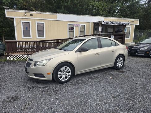 Used 2012 Chevrolet Cruze LS w/ Connectivity Package FWD image 2