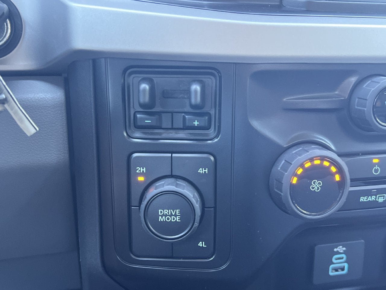 New 2027 Ford F350 XL w/ STX Appearance Package AWD/4WD image 6