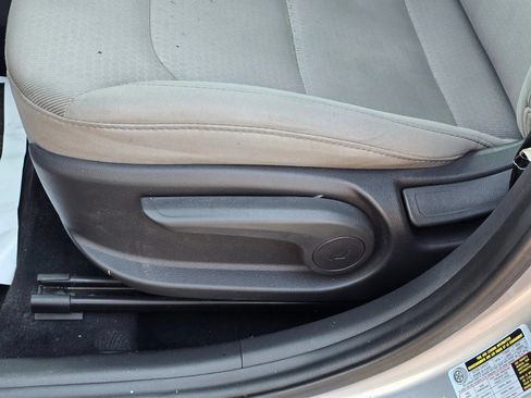 Used 2017 Hyundai Elantra SE FWD image 20