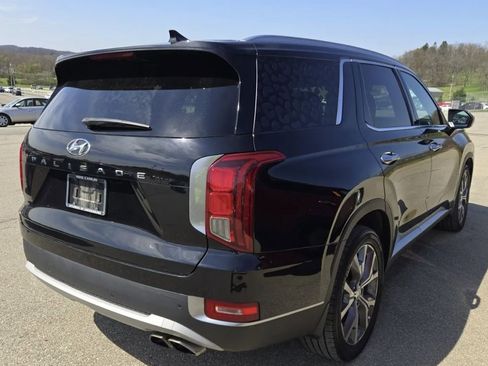Used 2022 Hyundai Palisade SEL w/ Premium Package image 2