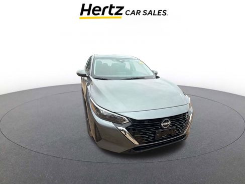 Used 2025 Nissan Sentra SV image 1