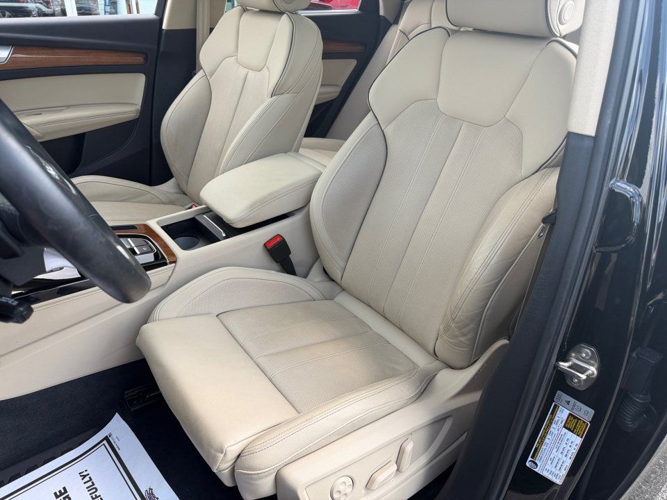 Used 2021 Audi Q5 Prestige w/ Prestige Package AWD/4WD image 34
