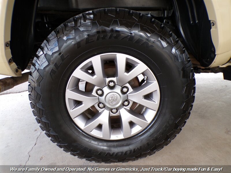 Used 2016 Toyota Tacoma SR5 w/ SR5 Appearance Package (SN) RWD image 40