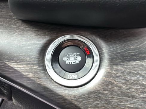 Used 2023 Jeep Grand Cherokee 4WD 4xe image 15