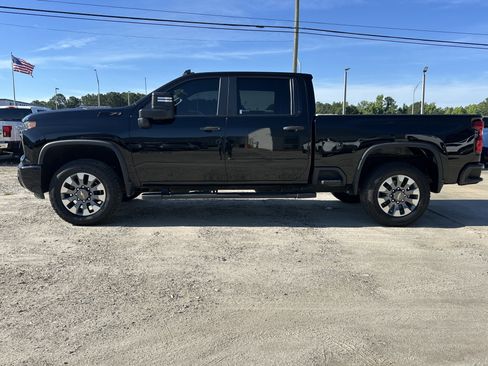 Certified 2024 Chevrolet Silverado 2500 Custom w/ Custom Convenience Package AWD/4WD image 10