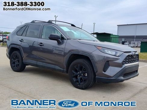 Used 2021 Toyota RAV4 LE image 10