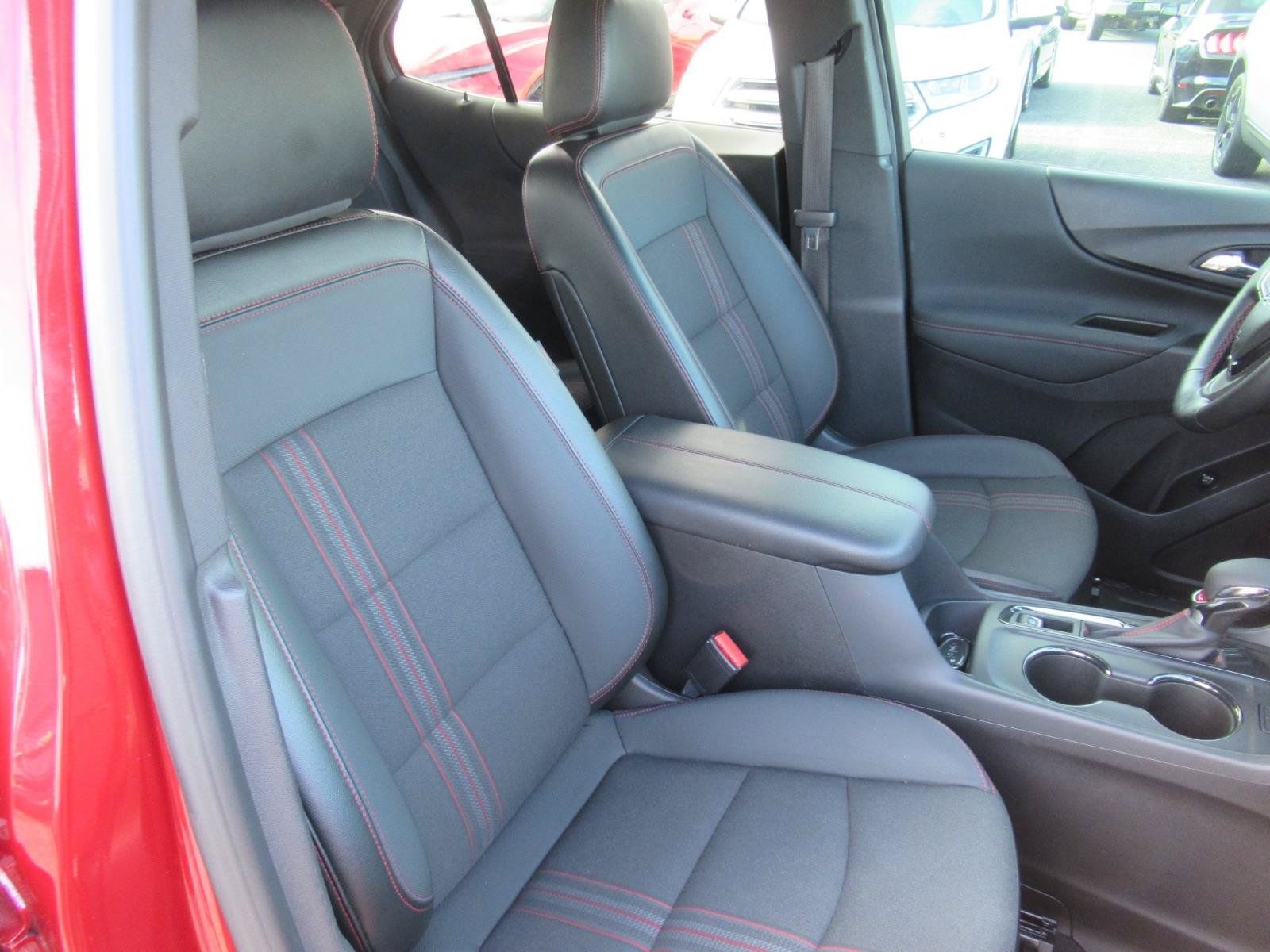 Certified 2023 Chevrolet Equinox RS FWD image 9