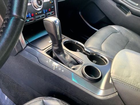 Used 2017 Ford Explorer Limited w/ Equipment Group 301A FWD image 13
