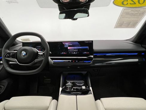 Certified 2025 BMW 530i image 10