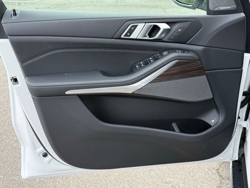 New 2026 BMW X5 xDrive50e image 18