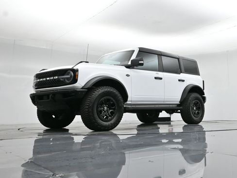 Used 2022 Ford Bronco Wildtrak image 43