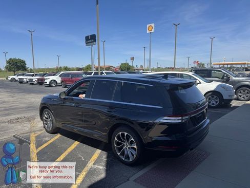 Used 2023 Lincoln Aviator Grand Touring AWD/4WD image 3