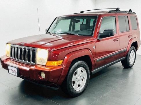 Used 2007 Jeep Commander Sport image 3