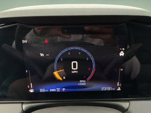 Used 2025 Chevrolet TrailBlazer LT AWD/4WD image 13