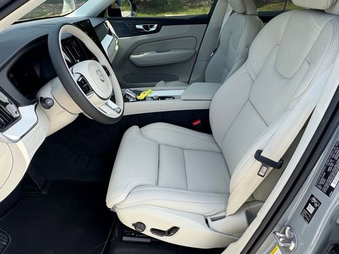New 2026 Volvo XC60 B5 Ultra w/ Protection Package Premier AWD/4WD image 18