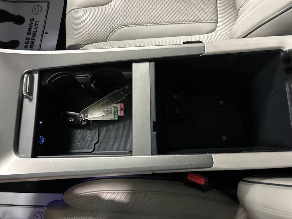 Used 2022 Hyundai Palisade Limited FWD image 19
