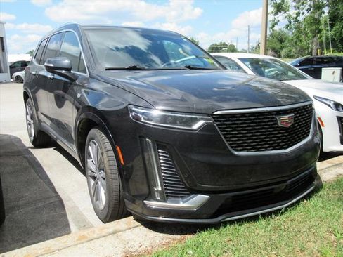 Used 2025 Cadillac XT6 Premium Luxury w/ Platinum Package AWD/4WD image 1