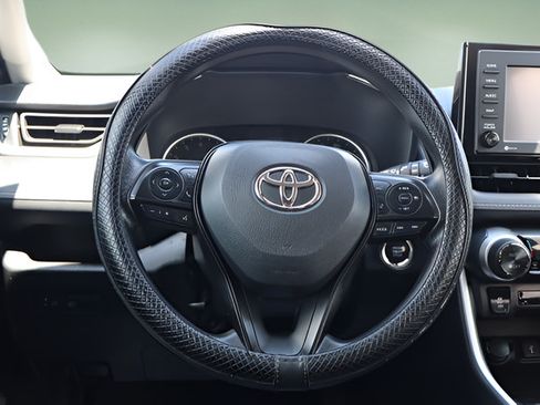 Used 2022 Toyota RAV4 XLE AWD/4WD image 13