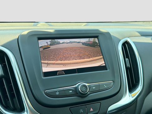 Used 2022 Chevrolet Equinox LT AWD/4WD image 19