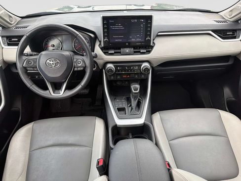 Used 2022 Toyota RAV4 XLE Premium AWD/4WD image 16