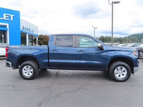 Used 2022 Chevrolet Silverado 1500 LT w/ Protection Package AWD/4WD image 10