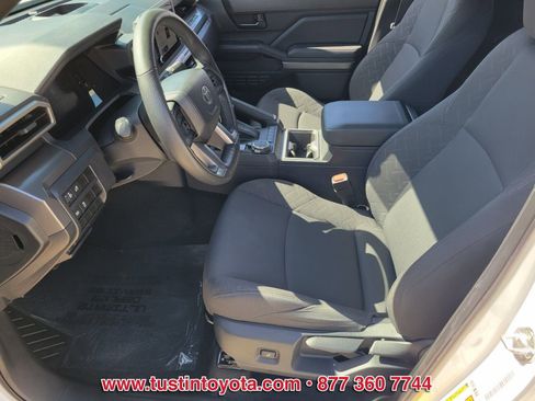 Certified 2024 Toyota Tacoma SR5 AWD/4WD image 10