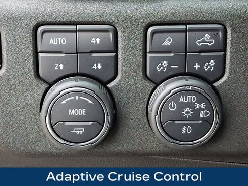 Used 2024 Chevrolet Silverado 1500 High Country w/ Technology Package image 28