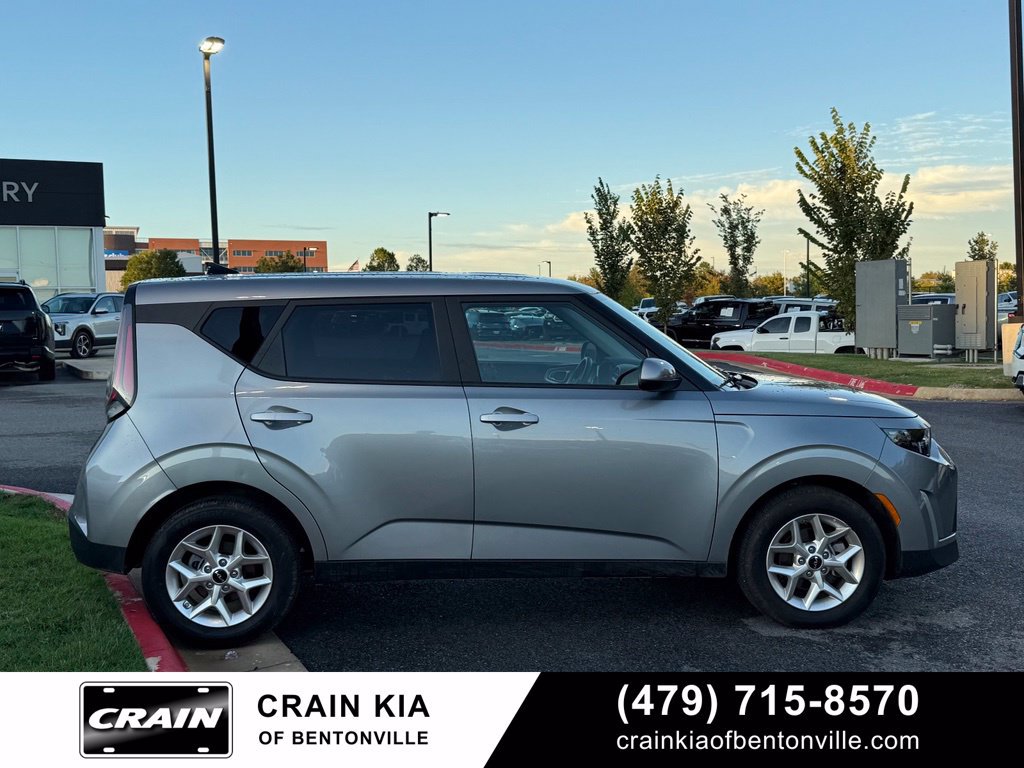 Used 2025 Kia Soul LX w/ LX Technology Package FWD image 8