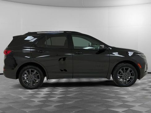 Used 2023 Chevrolet Equinox RS image 2
