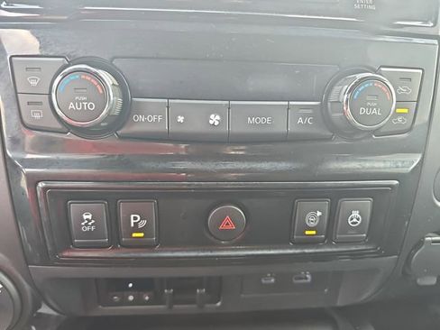 Used 2021 Nissan Titan PRO-4X w/ Pro-4x Convenience Package image 24