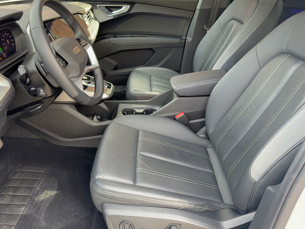 Used 2023 Audi Q4 e-tron Premium Plus RWD image 5