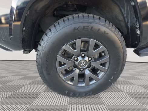 Used 2020 Toyota Tacoma SR5 image 24