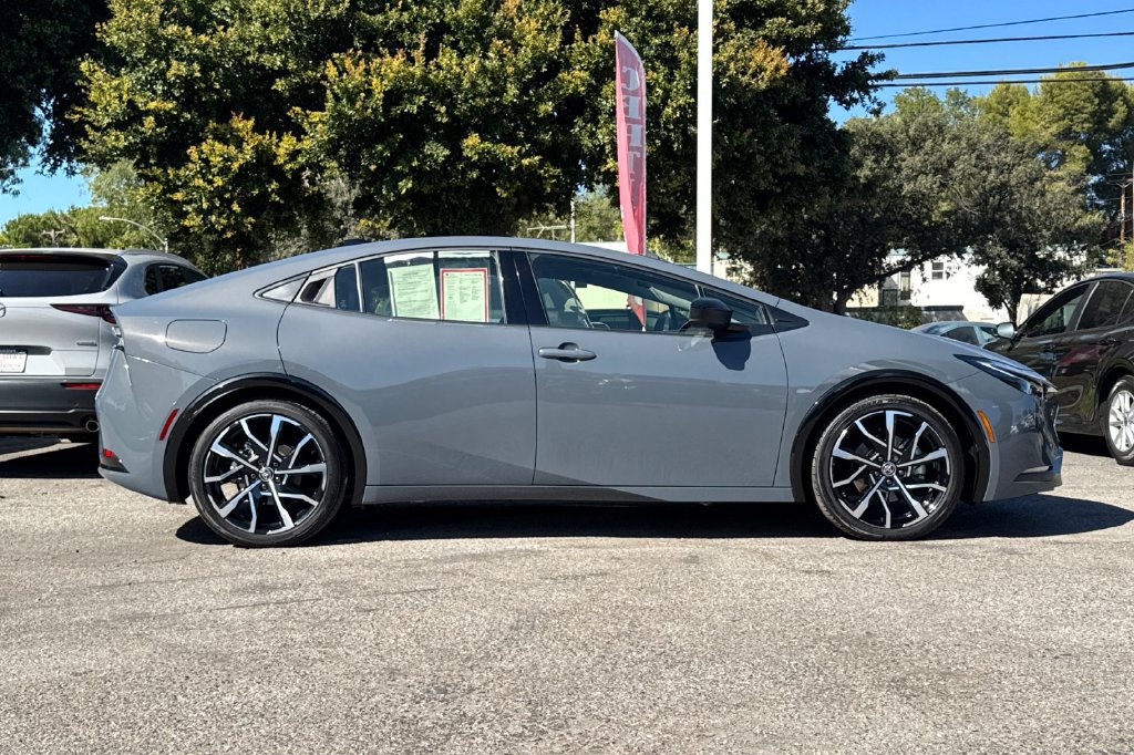 Certified 2025 Toyota Prius Plug-In Hybrid FWD image 2