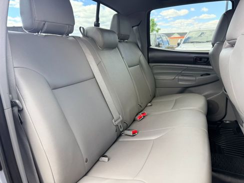 Used 2014 Toyota Tacoma 4x4 Double Cab w/ Limited Package image 25