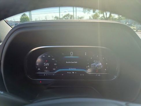 Used 2023 Chevrolet Suburban Premier image 24