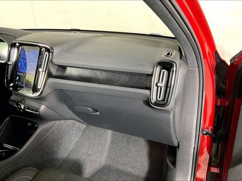Used 2023 Volvo C40 P8 Recharge Ultimate AWD/4WD image 16