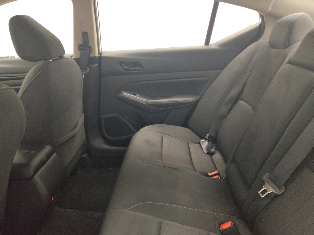 Used 2025 Nissan Altima 2.5 SV FWD image 18