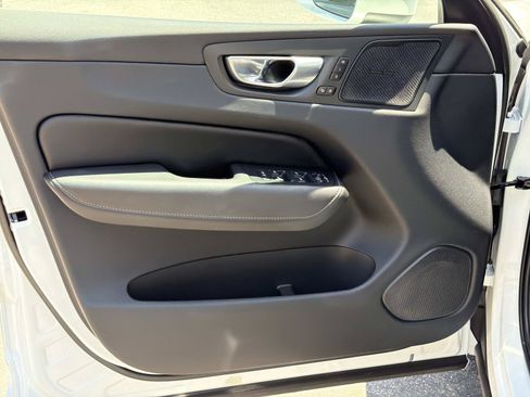 Certified 2023 Volvo XC60 B5 Ultimate w/ Climate Package AWD/4WD image 15
