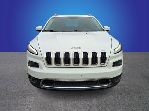 Used 2018 Jeep Cherokee Limited image 2