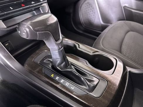 Used 2018 GMC Canyon SLE w/ SLE Convenience Package image 16