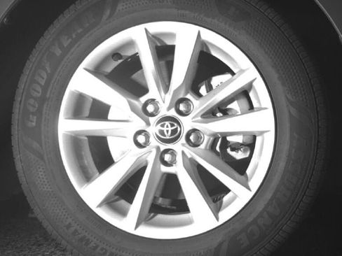 Used 2026 Toyota Camry LE FWD image 11