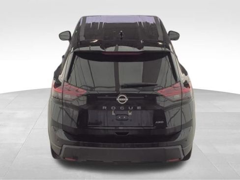 Used 2025 Nissan Rogue SV image 5