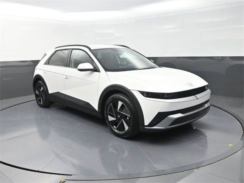 New 2025 Hyundai Ioniq 5 SEL image 2