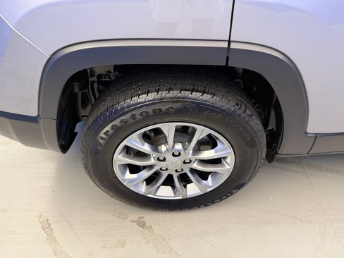 Used 2021 Jeep Cherokee Latitude Plus w/ Sun & Sound Group AWD/4WD image 8
