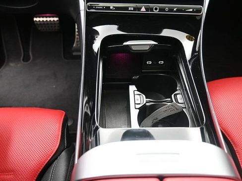 Used 2025 Mercedes-Benz C 300 Sedan image 13