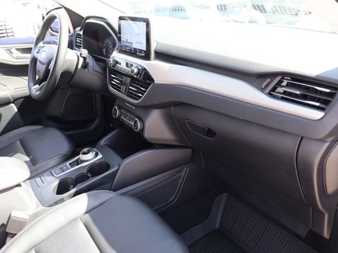 Used 2022 Ford Escape SEL AWD/4WD image 9
